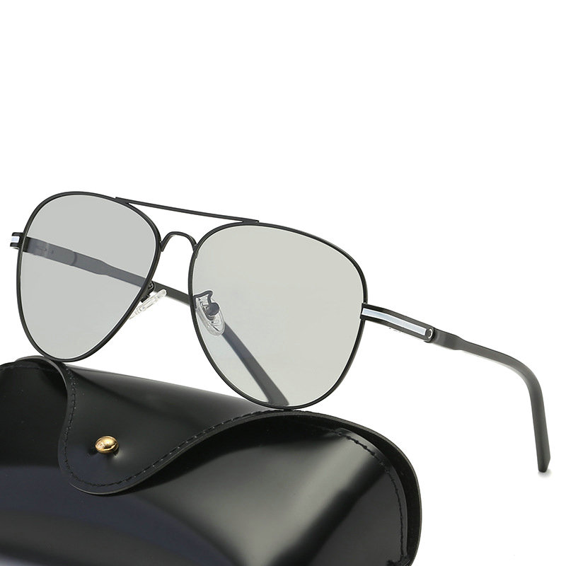 Classic Pilot Photochromic Sunglasses Men Polarized UV400 High Quality Driver Glasses Male 2018 Chameleon Eyewear with box FML
Classic Pilot Photochromic Sunglasses Men Polarized UV400 High Quality Driver Glasses Male 2018 Chameleon Eyewear with box FML