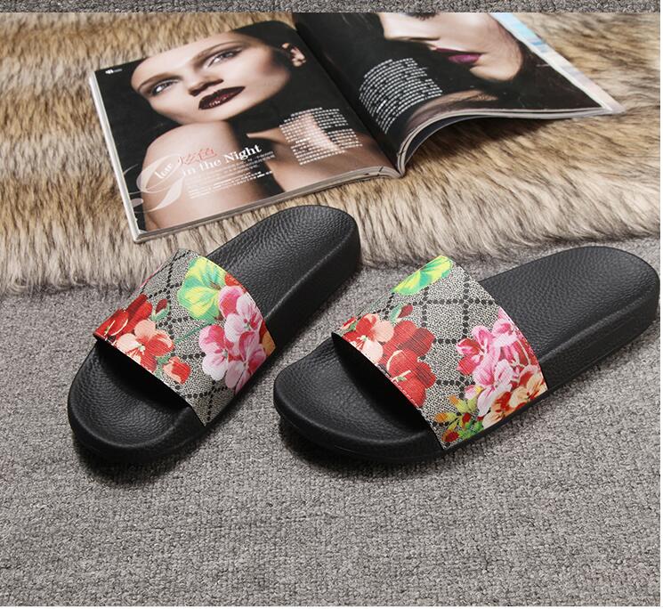 2020 new Designer Rubber slide fashion sandal Floral brocade men slipper Gear bottoms Flip Flops women striped Beach causal slippe eur36-41