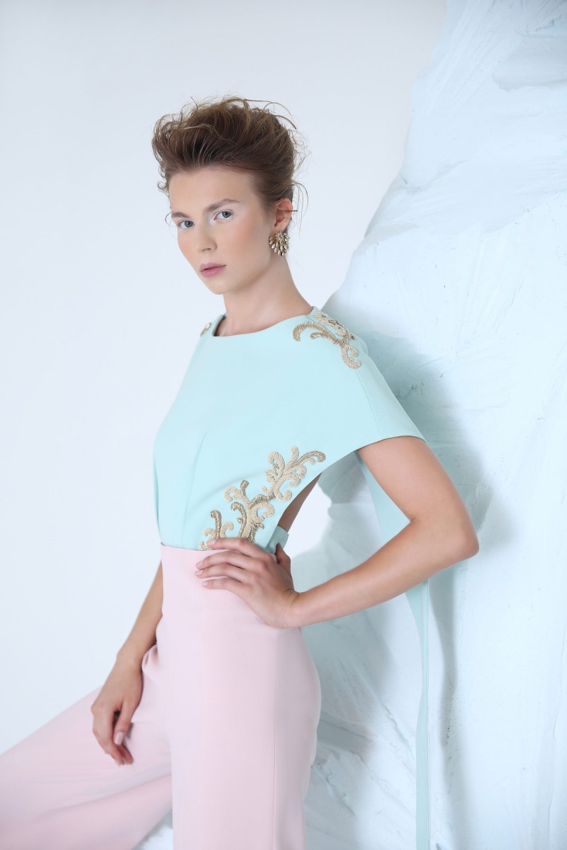 Azzi Osta 2019 Jumpsuits Prom Dresses With Cape Embroidery Jewel Neck Pink Pants Celebrity Party Gowns Floor Length Formal Evening Dress