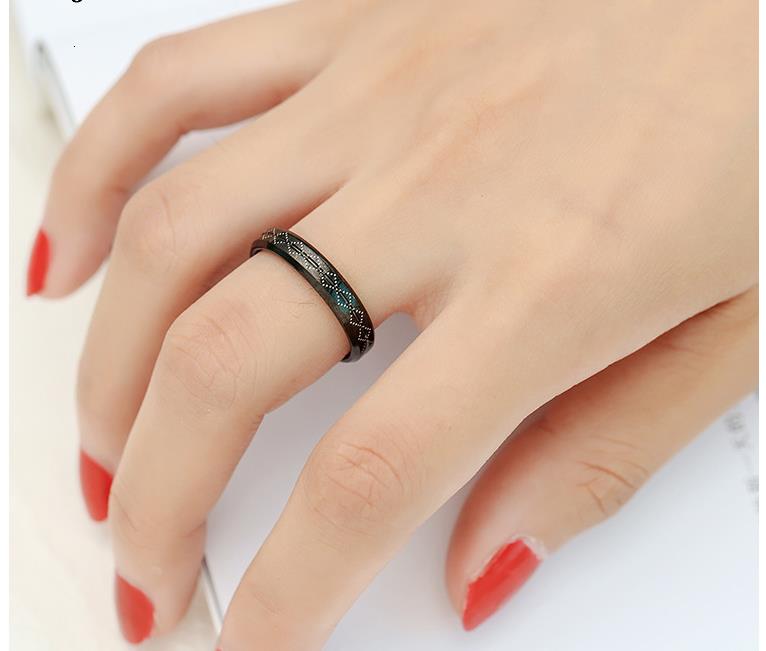 Japanese and Korean style trendsetter black diamond ring new simple black diamond titanium steel ring