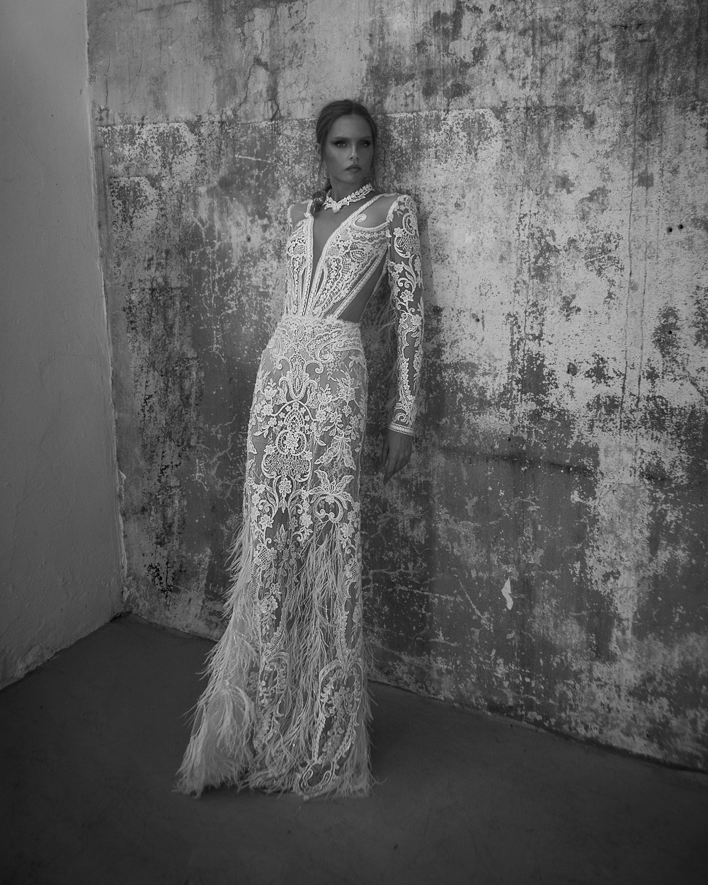 Lior Charchy Mermaid Wedding Dresses Jewel Neck Back Split Lace Appliques Feather Luxury Bridal Gowns Long Sleeve Beach Wedding Dress