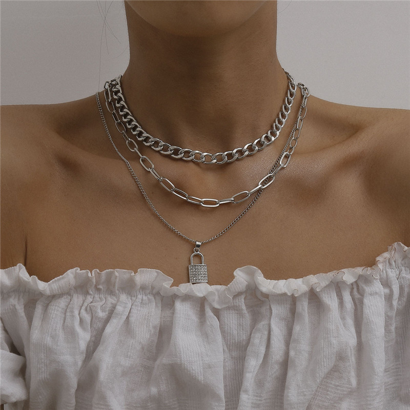 European Retro Lock Pendant Necklaces With Rhinestone Multi Layer Snake Chains For Women Hip Hop Thick Gold Necklace Ornaments Accessories Wholesale
European Retro Lock Pendant Necklaces With Rhinestone Multi Layer Snake Chains For Women Hip Hop Thick Gold Necklace Ornaments Accessories Wholesale