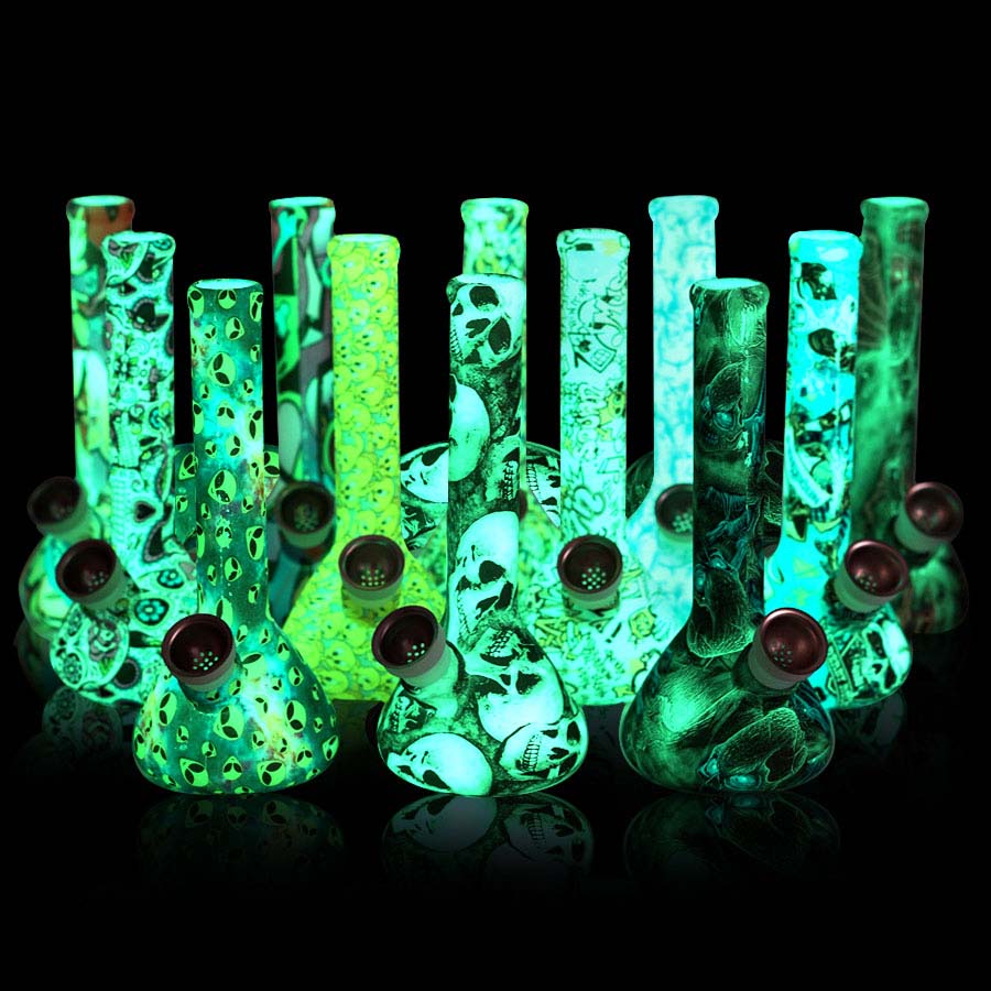 7.5'' Glow in the dark beaker water pipe with printing silicone portable pyrex tobacco glass bong smoking dab rig
7.5'' Glow in the dark beaker water pipe with printing silicone portable pyrex tobacco glass bong smoking dab rig