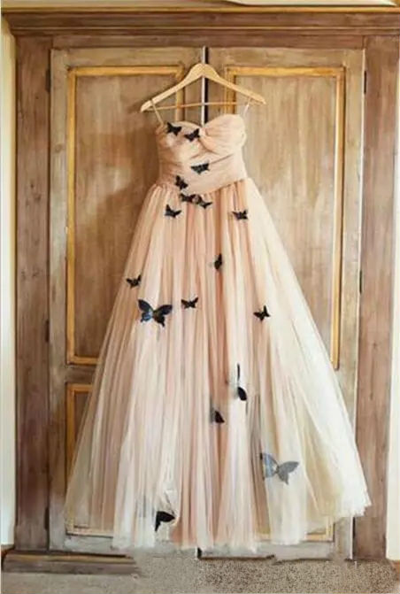 Gorgeous Strapless Prom Dresses 2019 Sweetheart Tulle Ruched Butterfly Appliques Evening Dress robes de soirée Cheap Cocktail Dresses