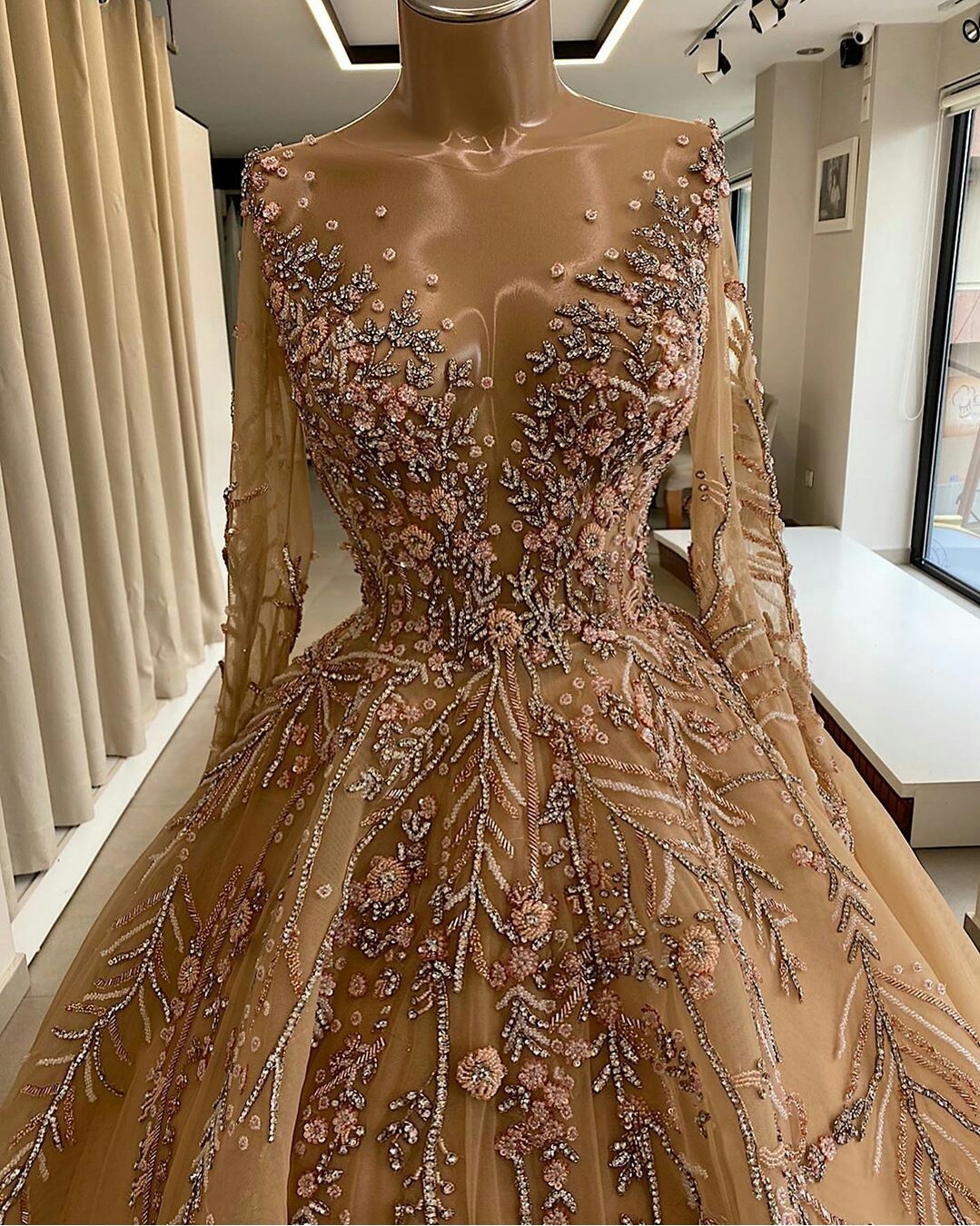 2020 Gold Prom Dresses Jewel Neck Long Sleeve Beaded Embroidery Evening Dress A Line Custom Made Special Occasion Gowns Satin