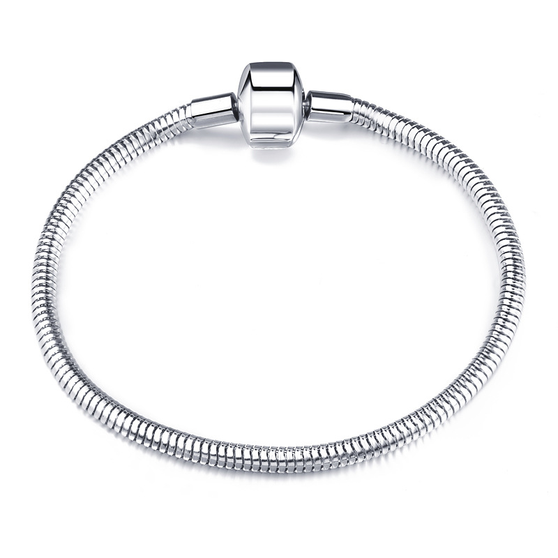 50pcs Free Shipping Silver Plated Bracelets 3mm Snake Chain Women Charm Beads for P Beads Bangle Bracelet Children Gift
50pcs Free Shipping Silver Plated Bracelets 3mm Snake Chain Women Charm Beads for P Beads Bangle Bracelet Children Gift
