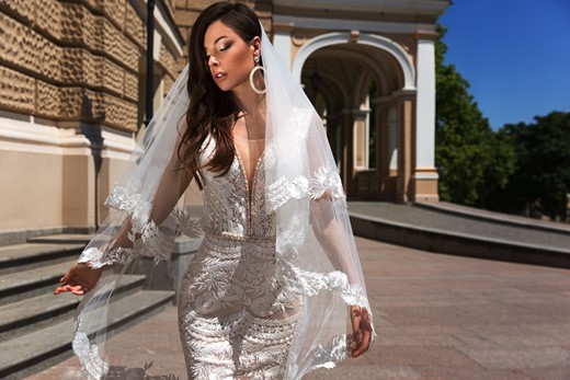 Julie Vino Mermaid Dresses Deep V Neck Lace Appliqued Sweep Train Backless Wedding Dress Bead Belt Country Style Beach Bridal Gowns