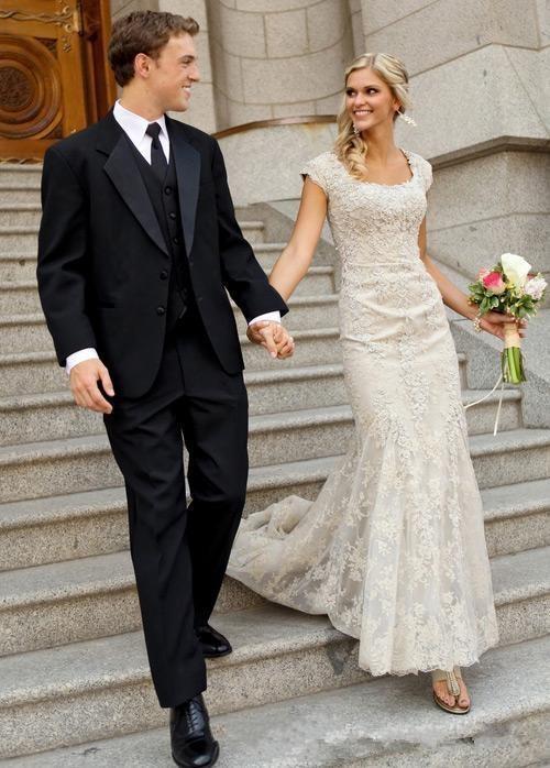 Cheap Modest Country Style Mermaid Wedding Dresses Cap Sleeves Scoop Neck Floor Length Applique Wedding Dress Bridal Gowns Vestidos de noiva