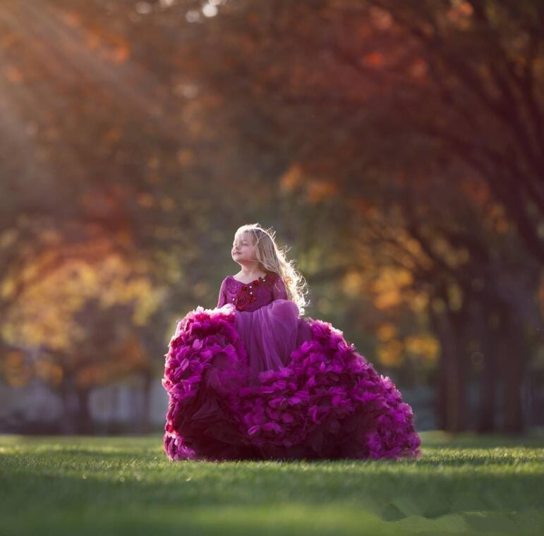 2020 Lovely Ball Gown Girl's Pageant Dresses Lace Top Long Sleeves Tiered 3D Flowers Puffy Tulle Birthday Prom Gowns Kids Formal Wear