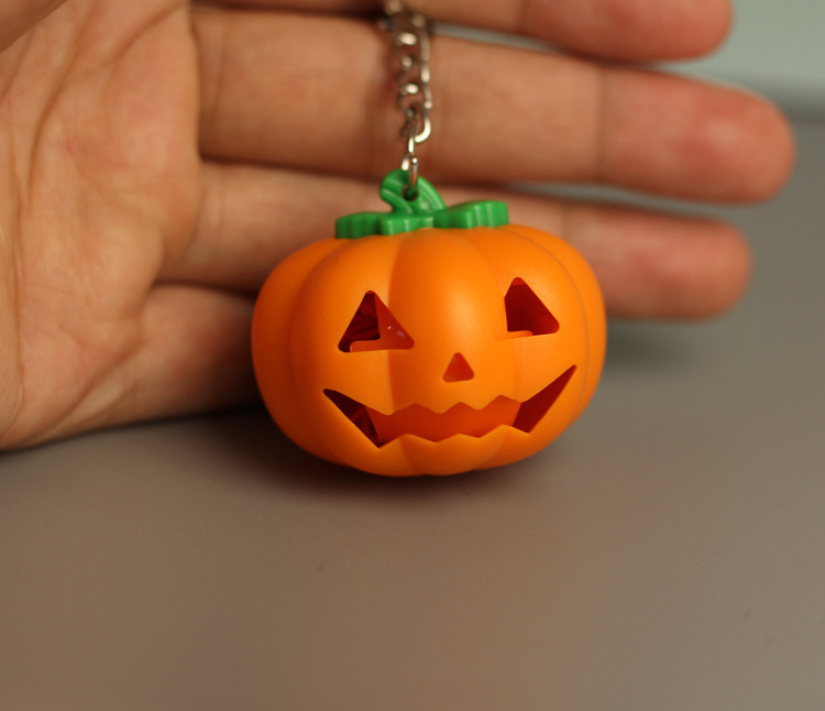 New Fashion Halloween Pumpkin LED Keychain with Sound Pumpkin Keyring Glowing Key Chain Pendant Bag Gift LB