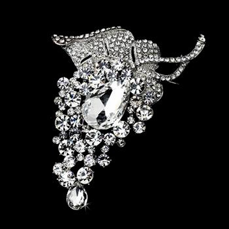 4 Inch Extra Large Grape Shaped Rhinestone Crystal Diamante Brooch with Teardrop Shaped Crystal
4 Inch Extra Large Grape Shaped Rhinestone Crystal Diamante Brooch with Teardrop Shaped Crystal