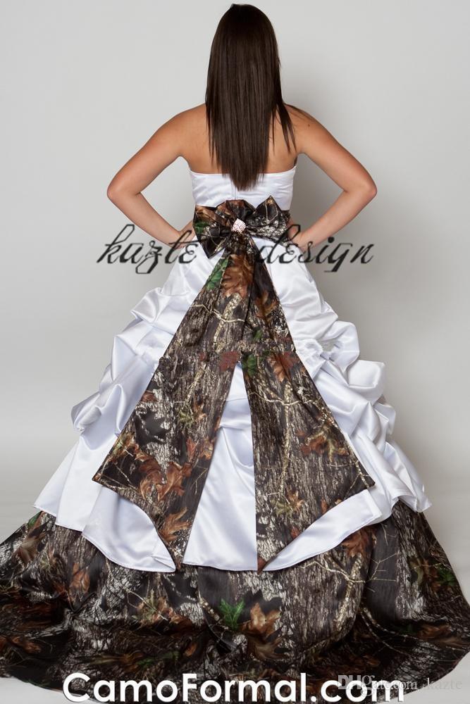 Plus Size Camo Dresses A Line Halter Ruched Pleats V Neck Satin Wedding Bridal Gown Custom Made