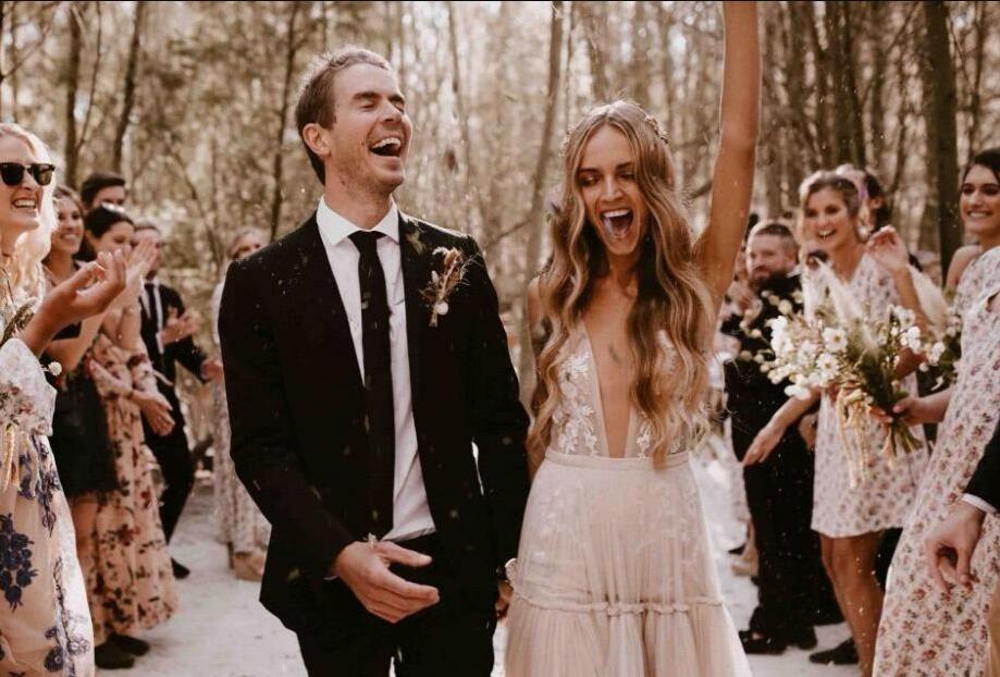 Nude Champagne Boho A Line Wedding Dresses 2020 Deep V-Neck Lace Applique Backless Bridal Gowns Beach Vestido De Noiva Bridal Gowns