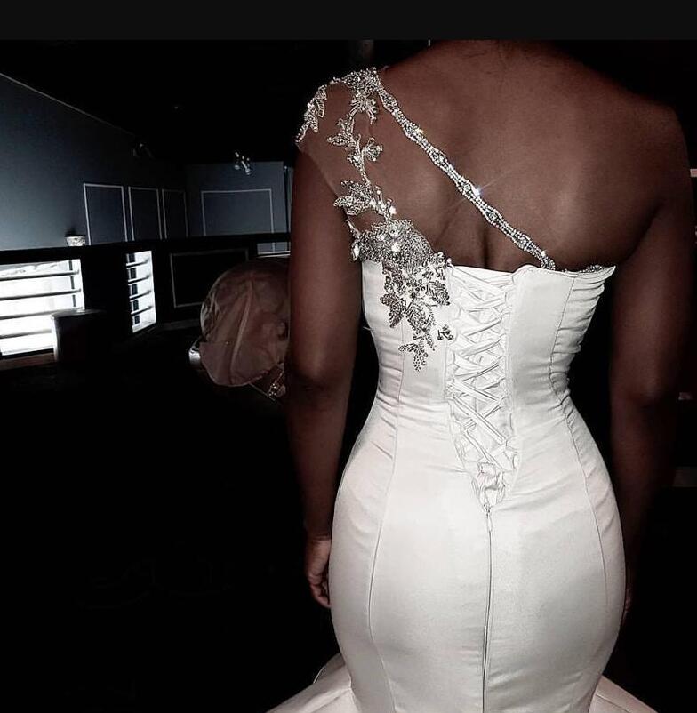 2020 Arabic plus size mermaid wedding dresses beaded applique robes de soirée sheer illusion One Shoulder Wedding Gowns Beaded court Train