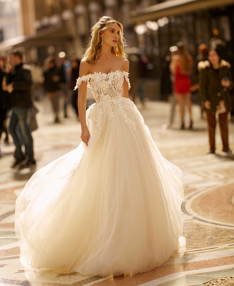 Berta Ful Beach Wedding Dresses Off The Shoulder Lace Appliqued Bridal Gowns A E Sweep Train Tulle Robe De Mari E