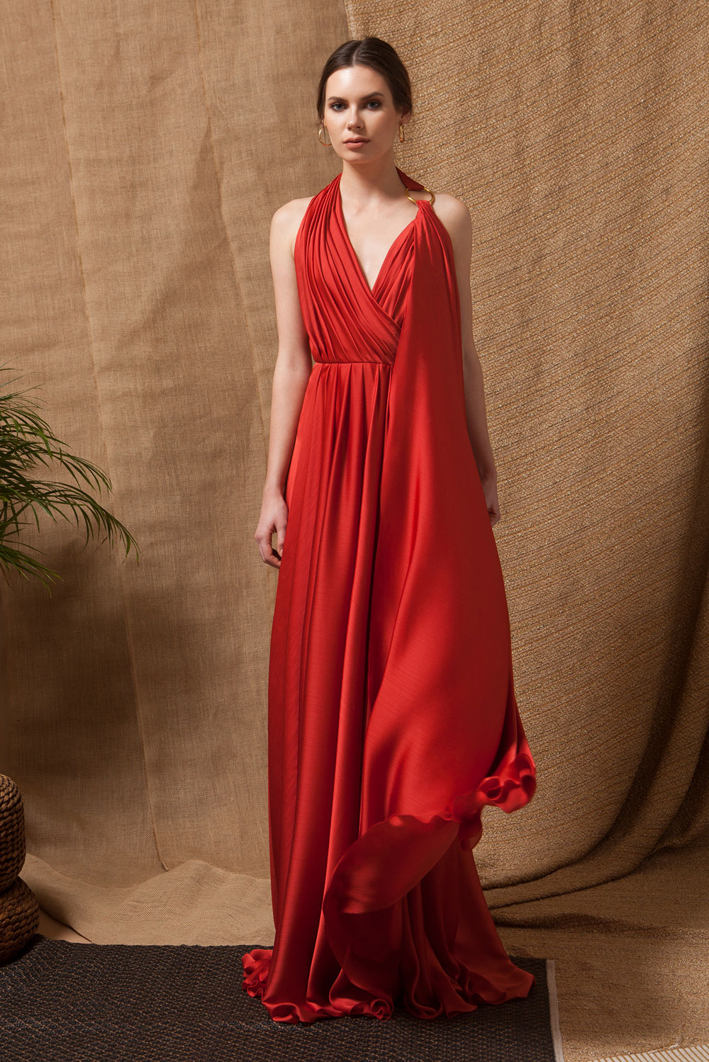 2019 Red Halter A Line Prom Dresses Backless Pleats Satin Plus Size Evening Gowns Special Occasion Dress Formal Wear Abendkleider