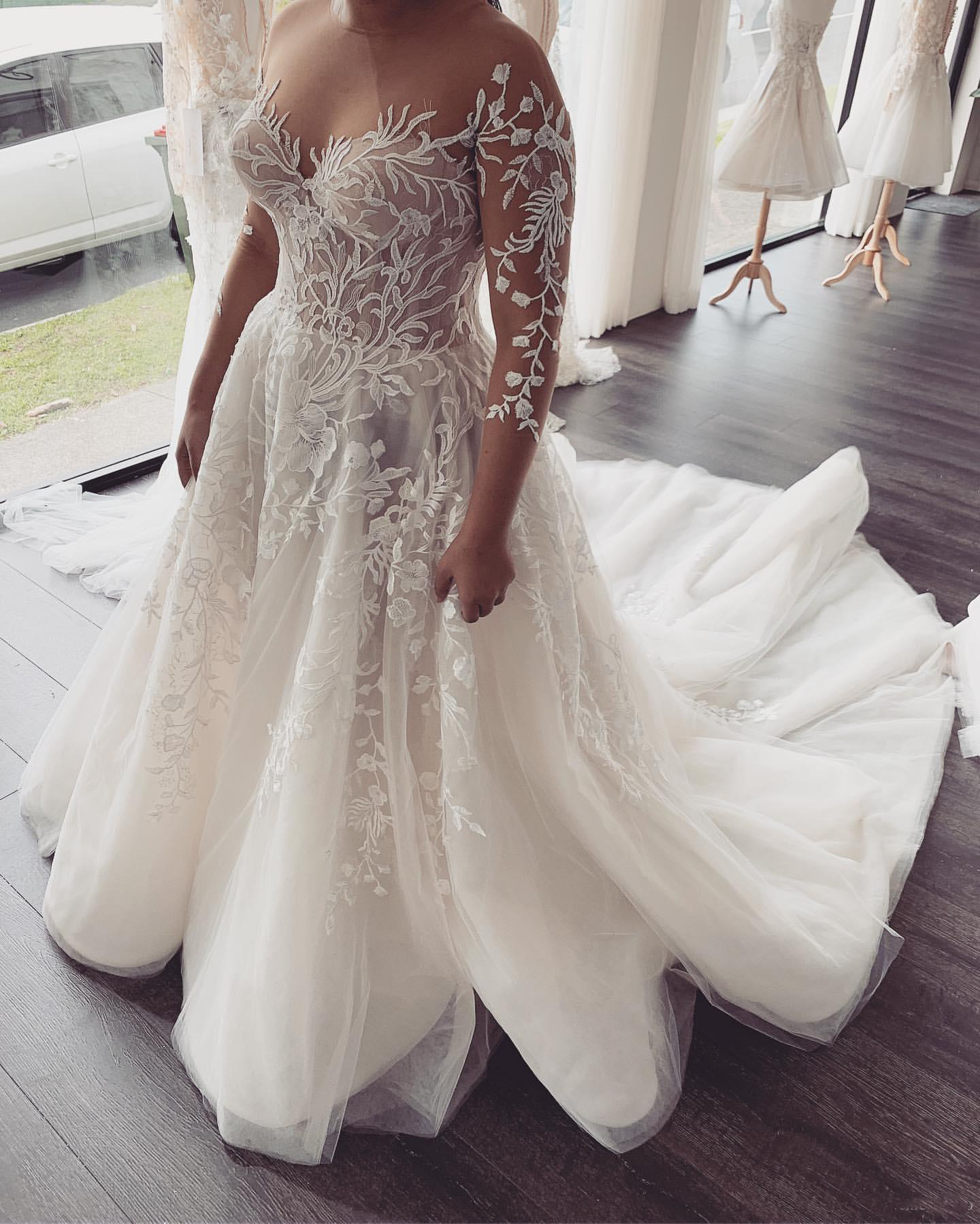 Sexy Cheap Lace Arabic Sheer Neck Long Sleeves Bridal Dresses Aline Tulle Wedding Gowns Zj553 0521