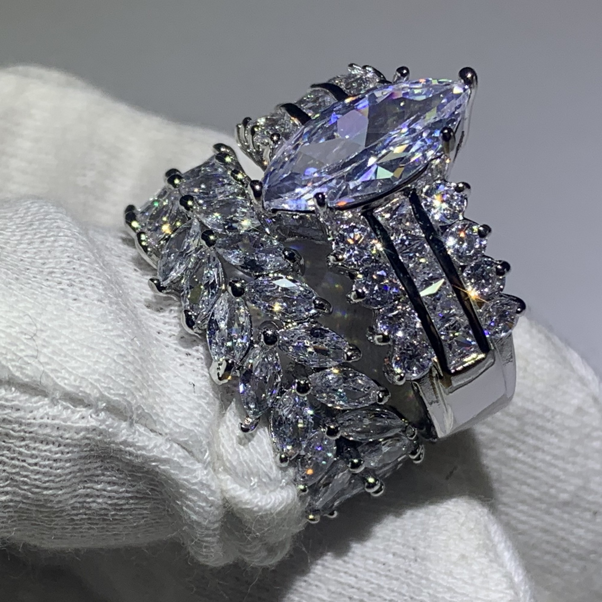 2019 New Arrival Luxury Jewelry 925 Sterling Silver Marquise Cut White Topaz CZ Diamond Promise Rings Wedding Engagement Band Ring for Women