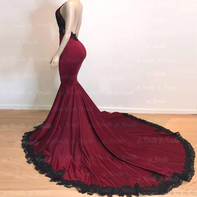 Sexy Backless Burgundy Mermaid Long Prom Dresses with Black Lace Appliqued Formal Evening Gowns Halter Neck Sequins Party Dresses