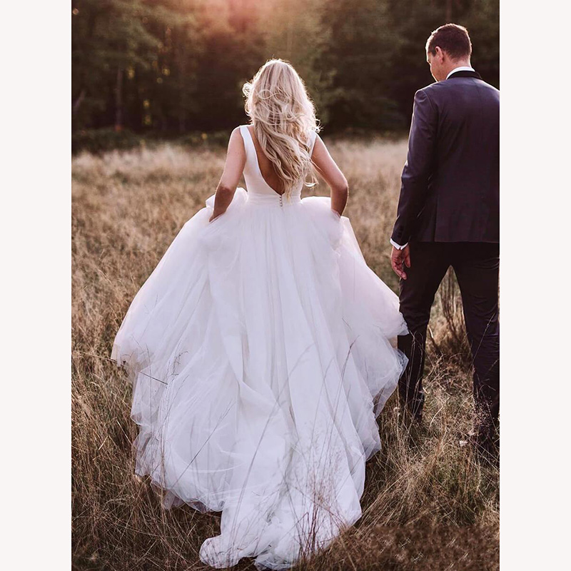 Brief A line Bridal Wedding Dresses 2019 oft Tulle Cheap Backless Plus Size Bridal Gowns White Ivory Wedding Gowns