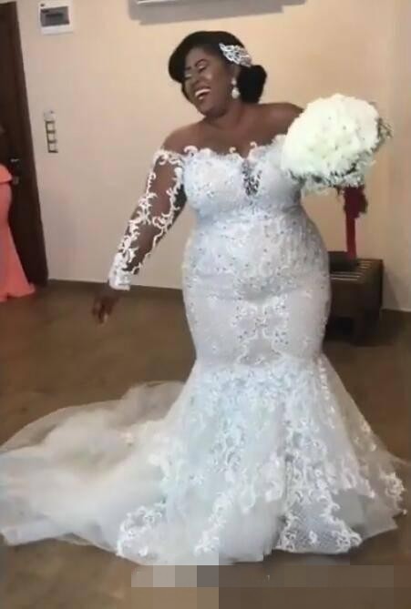 Size Mermaid Plus Dresses Elegant Off the Shoulder Lace Applique Long Sleeves Sweep Train Illusion African Garden Wedding Gown