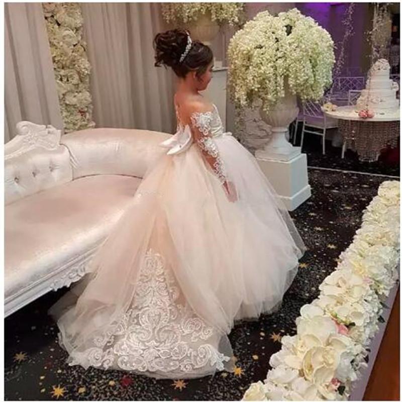 Classic Flower Girl Dress For Wedding with Bow Lace Appliques Train Sheer Neck Long Sleeves Girls Pageant Gowns Custom Made