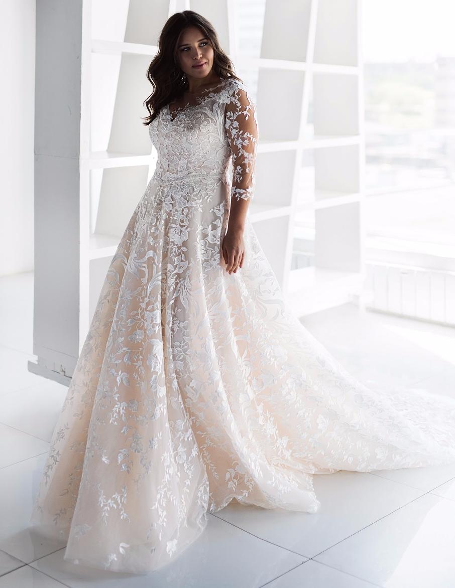 2019 Plus Size Wedding Dresses V Neck Lace Appliqued A Line Sweep Train Beach Wedding Dress Custom Country Long Sleeve Bridal Gowns