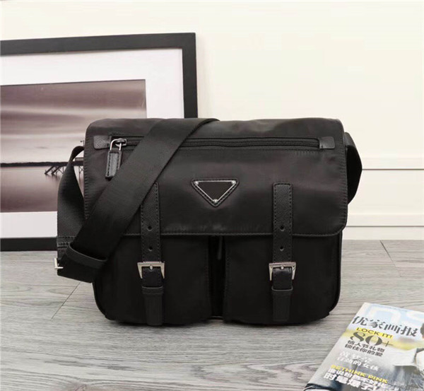 Global free shipping classic luxury package Canvas leather cowhide men's shoulder bag best quality handbag 1738 size 30 cm 23 cm 12 cm, Black
Global free shipping classic luxury package Canvas leather cowhide men's shoulder bag best quality handbag 1738 size 30 cm 23 cm 12 cm, Black
