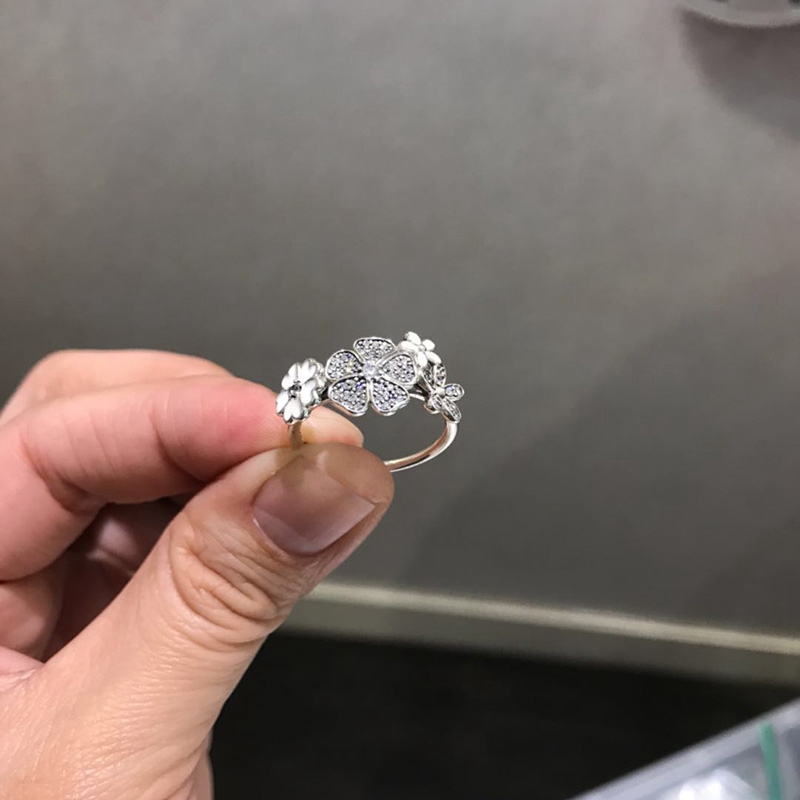 Wholesale- creative ring for Pandora 925 sterling silver CZ diamond glitter bouquet ring ladies fashion items with original box
Wholesale- creative ring for Pandora 925 sterling silver CZ diamond glitter bouquet ring ladies fashion items with original box