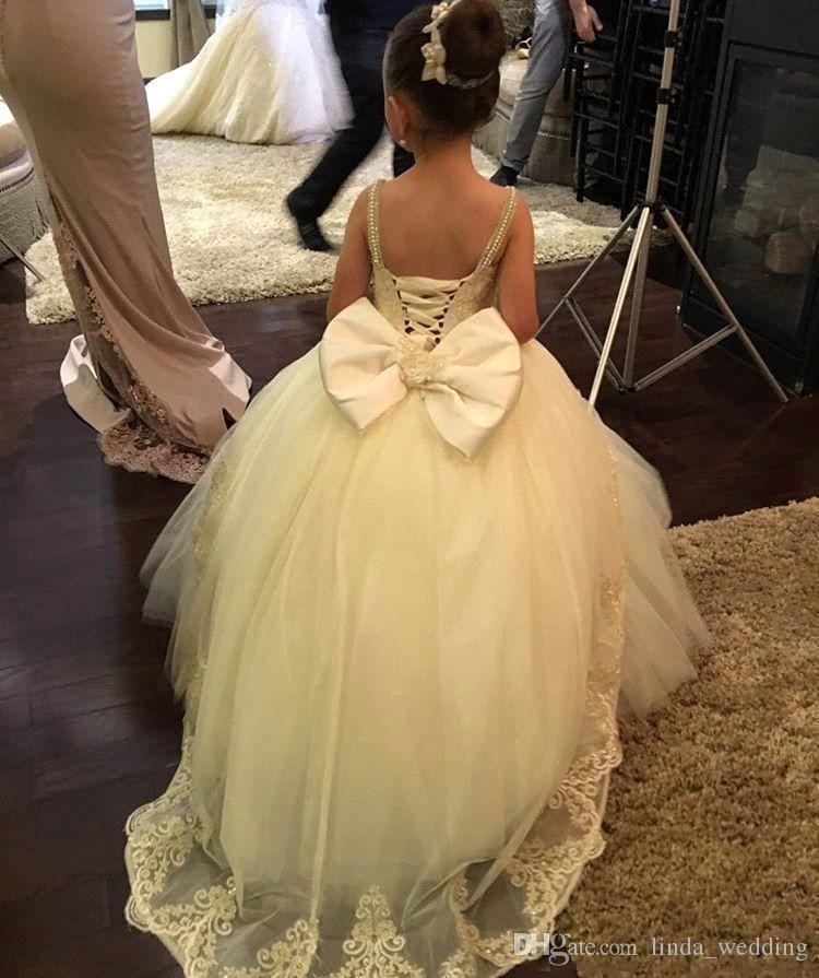 Cheap Lovely Cute Flower Girl Dresses Glamorous Big Bow Back Lace Daughter Toddler Pretty Kids Pageant Formal First Holy Communion Gown