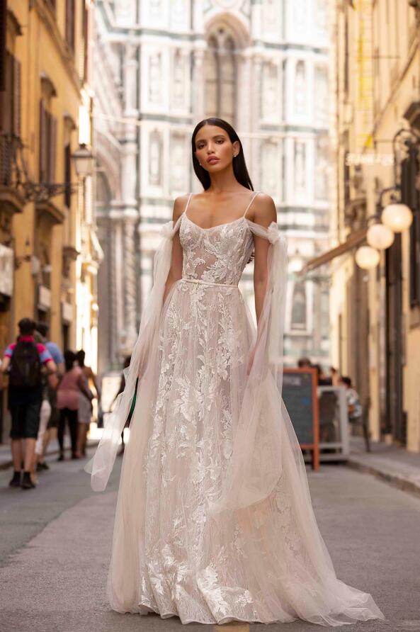 2020 Bohemian Wedding Dresses Spaghetti Strap Lace Appliqued Tulle Country Bridal Gowns A Line Custom Made Beach Wedding Dress