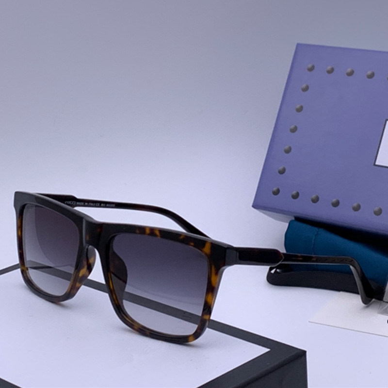 0650 New Sunglasses Designer Fashion Glasses Square Frame Coating Lens Carbon Fiber Eyewear UV400 protection Come With Case, White;black
0650 New Sunglasses Designer Fashion Glasses Square Frame Coating Lens Carbon Fiber Eyewear UV400 protection Come With Case, White;black