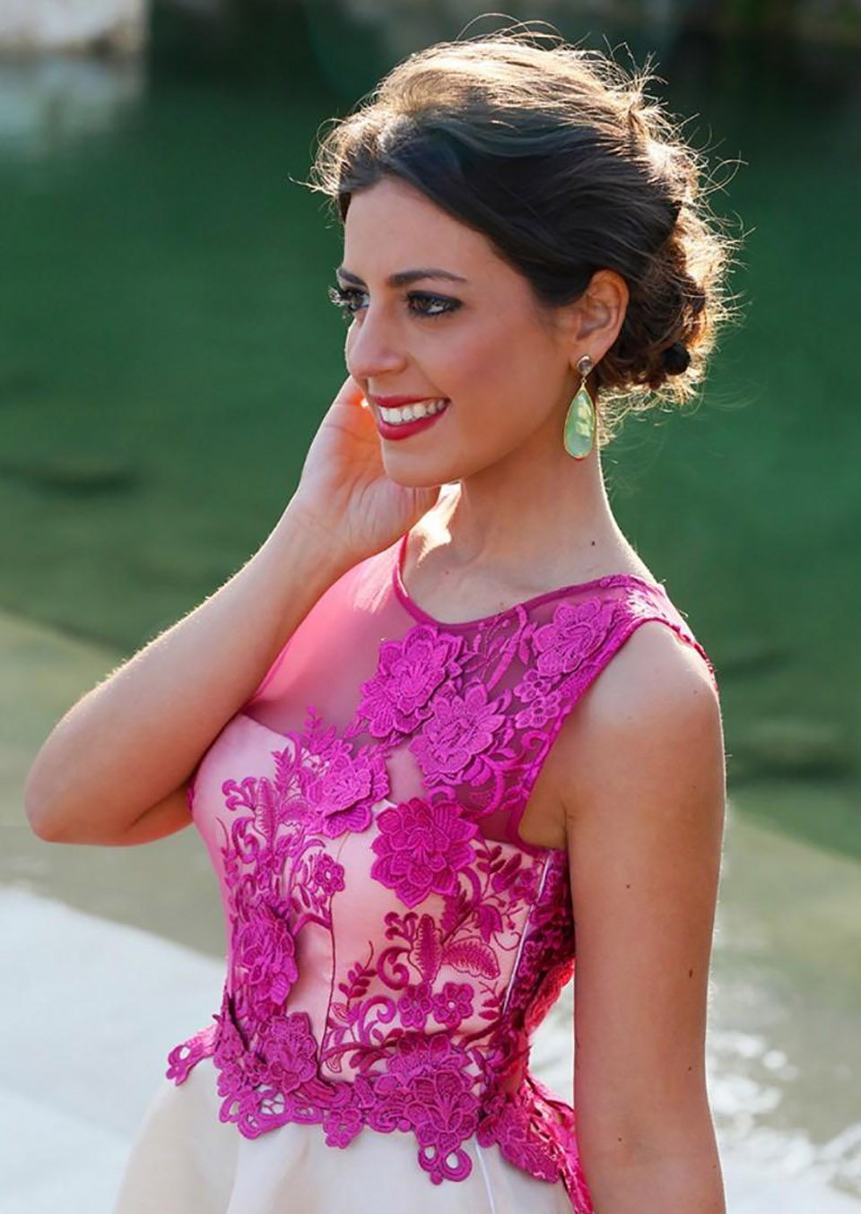 Hot Fuchsia Short Bridesmaid Dresses Sleeveless A Line Jewel Neck Appliqued Mini Cocktail Party Gowns BD9051