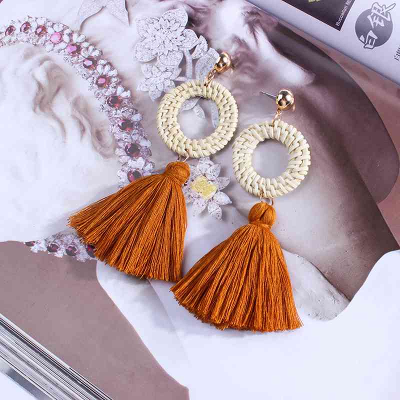 Grass woven fringed pendant earrings, bohemian style, new handmade fashion tassel pendant earrings female models girls