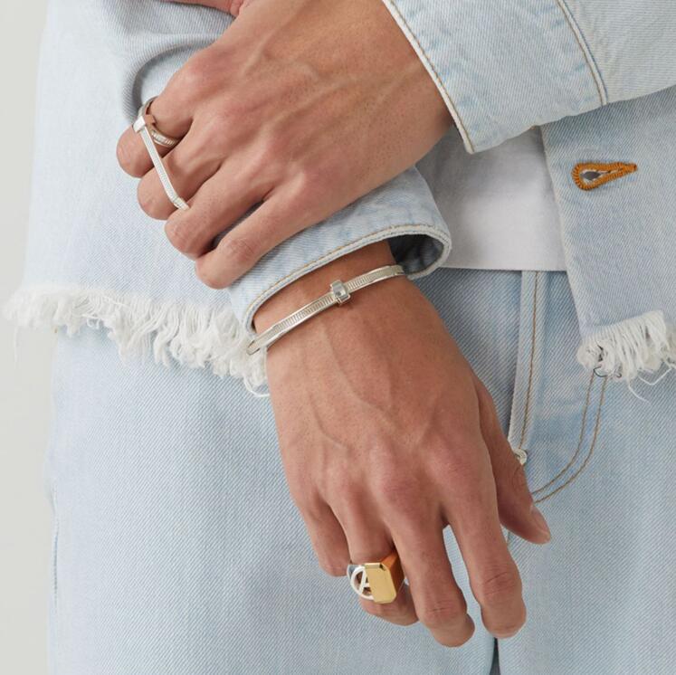 AMBUSH 925 Sterling Silver bracelet, simple and easy to pull, high quality bracelet for men and women
AMBUSH 925 Sterling Silver bracelet, simple and easy to pull, high quality bracelet for men and women