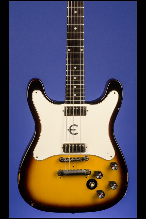 Custom Shop 1961 Coronet Plaque Headstock Vintage Sunburst Electric Guitar Mini Humbucker Pickups, White Pickguard, Dot Fingerboard inlay
Custom Shop 1961 Coronet Plaque Headstock Vintage Sunburst Electric Guitar Mini Humbucker Pickups, White Pickguard, Dot Fingerboard inlay