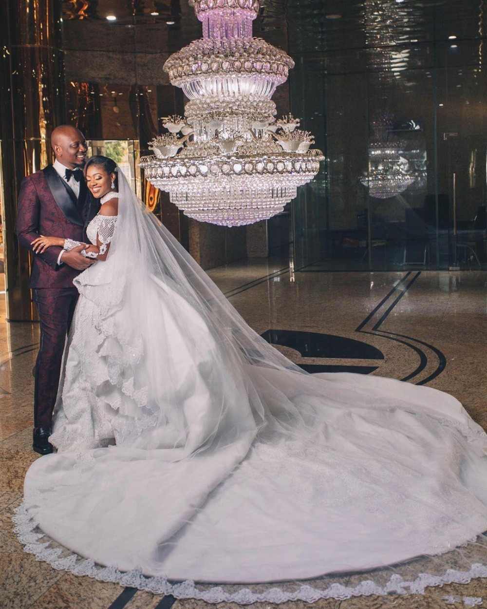 Lace Long Amazing Sleeves Beaded Wedding Dresses Sheer Off The Shoulder Appliqued Bridal Gowns A Line Court Train Tulle Robe De Marie