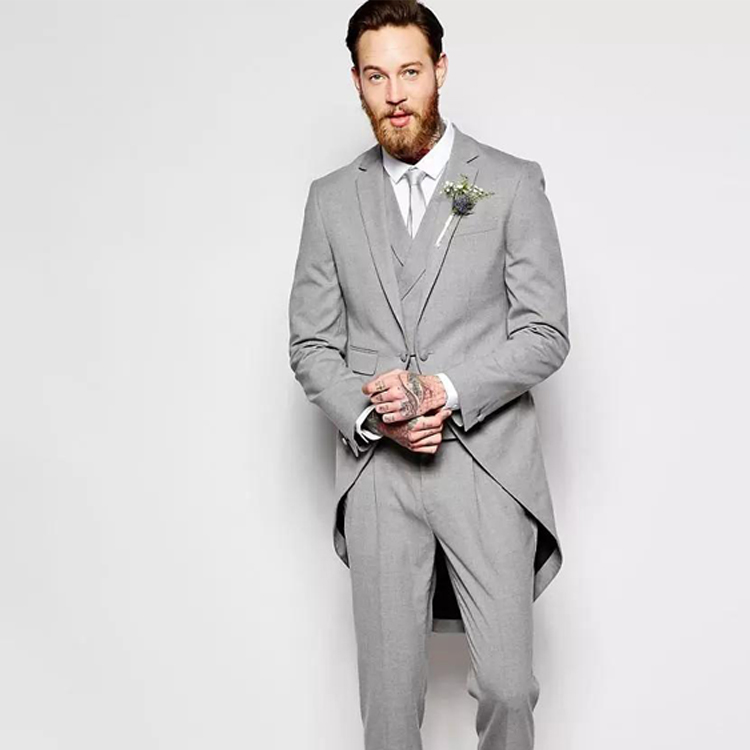 Light Gray Men Wedding Tuxedos 3 Pieces Tailcoat Groom Wear Custom Made Peaked Lapel Formal Blazer