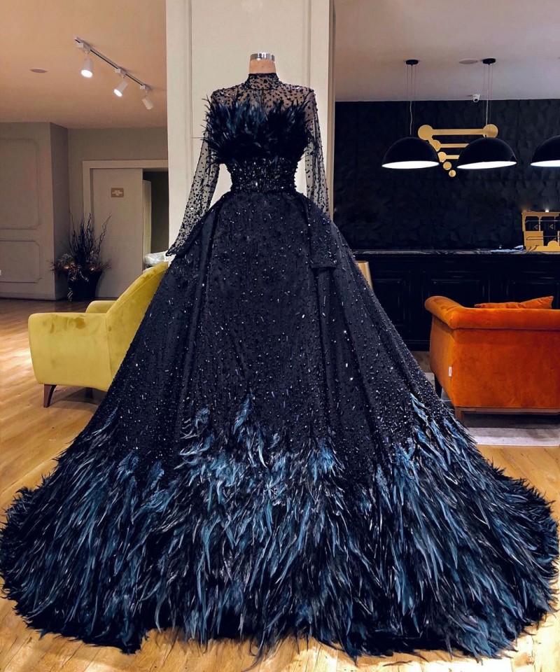 Bohemian Black Ienasdresses Ball Gown Wedding Dresses Long Sleeve High Neck Satin Princess Gown Tulle Lace Feather Crystal Bridal Gowns