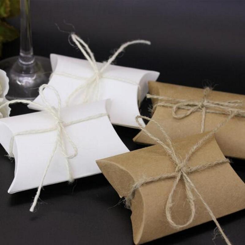 2017 Hot 100Pcs Vintage Kraft Paper Candy Boxs Wedding Party Favours Gifts Boxes Pillow Shape Gift Bags Free Shipping
2017 Hot 100Pcs Vintage Kraft Paper Candy Boxs Wedding Party Favours Gifts Boxes Pillow Shape Gift Bags Free Shipping