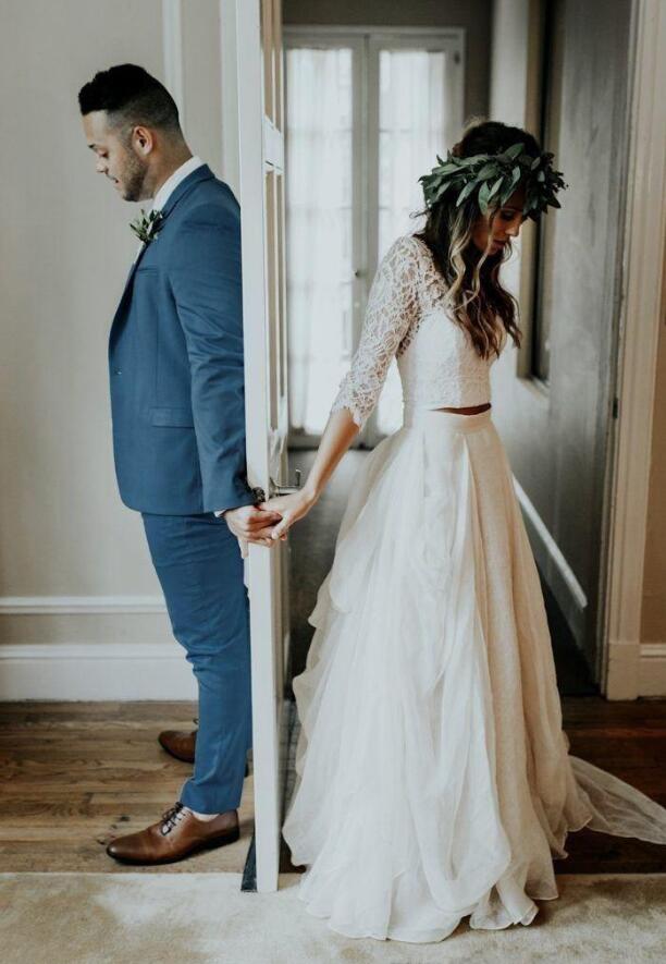 2019 Bohemian Two Pieces Wedding Dresses 3 4 Long Sleeve V Neck Sweep Train Lace Top Chiffon Beach Garden Country Boho Bridal Gowns