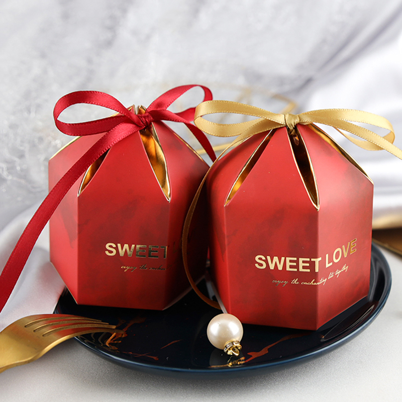 IMUPARTY Hexagon Yurt Style Gift Box Packaging in Red Green Wedding Favors Candy Box Wedding Decoration Party Supplies Paper Bag
IMUPARTY Hexagon Yurt Style Gift Box Packaging in Red Green Wedding Favors Candy Box Wedding Decoration Party Supplies Paper Bag