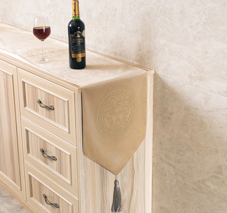 High Precision Velvet Venus Table Runner Luxury Camino de navidad Table Runners Home Textiles Shoes Cabinet Tea Table Cover Cloth 32cm*200cm
High Precision Velvet Venus Table Runner Luxury Camino de navidad Table Runners Home Textiles Shoes Cabinet Tea Table Cover Cloth 32cm*200cm