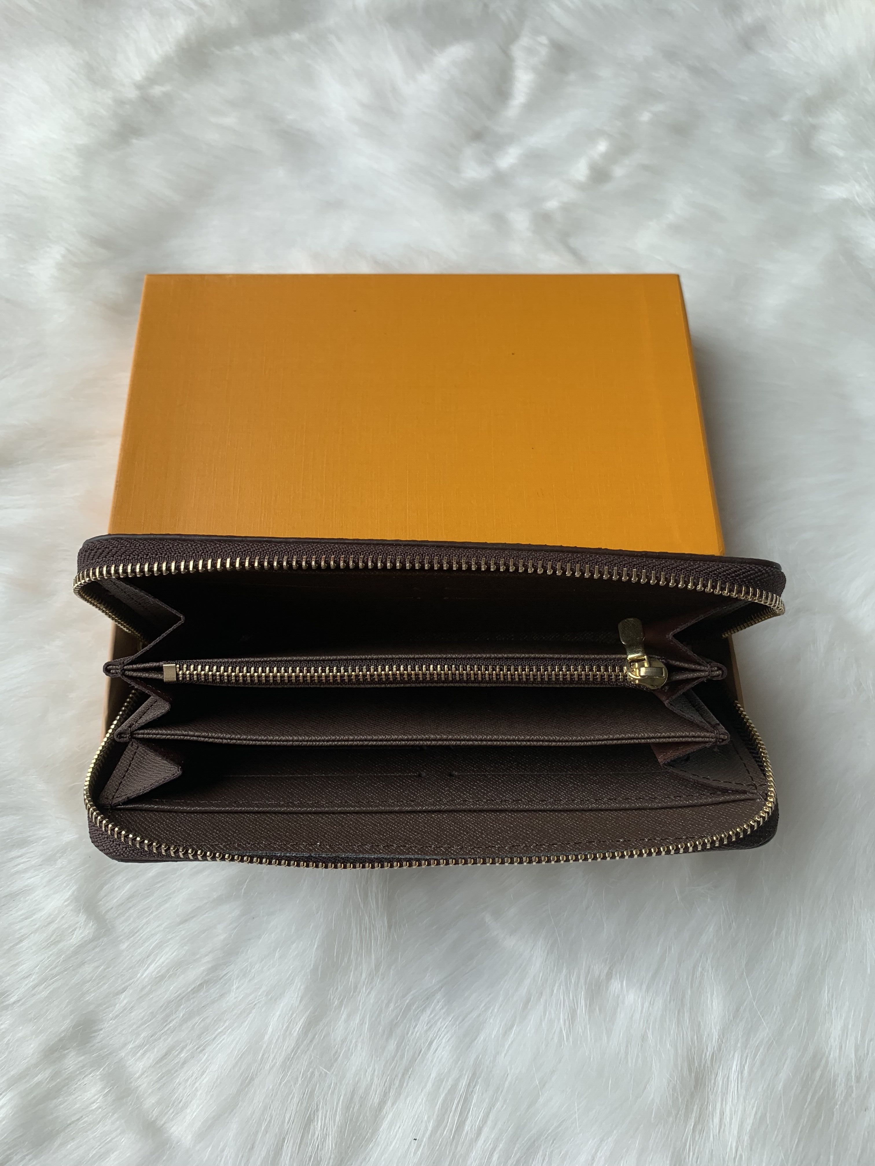 Free Shipping! 2019 Fashion designer clutch Genuine leather wallet with box 60015 60017, Box + dust-proof bag
Free Shipping! 2019 Fashion designer clutch Genuine leather wallet with box 60015 60017, Box + dust-proof bag