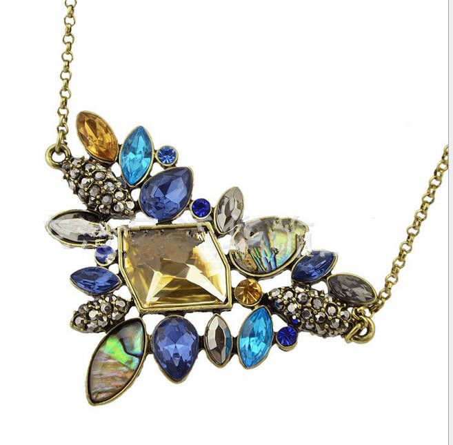 Fashion Colorful Rhinestone Boho Necklace for Women Antique Gold Plated Vintage Nature Stone Necklace Statement Jewelry for Lady Gift