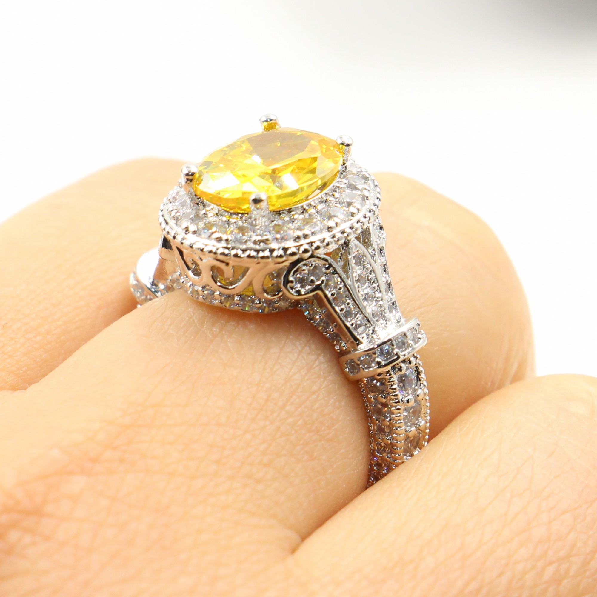 Sparkg Sterg Sier Oval Cut Topaz CZ Dia Wedding Band for Women - Sizes 6, 7, 8