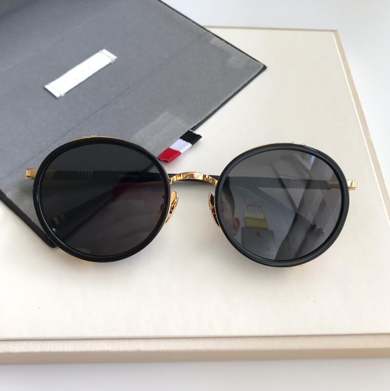 New top quality 8131 mens sunglasses men sun glasses women sunglasses fashion style protects eyes Gafas de sol lunettes de soleil with box
New top quality 8131 mens sunglasses men sun glasses women sunglasses fashion style protects eyes Gafas de sol lunettes de soleil with box