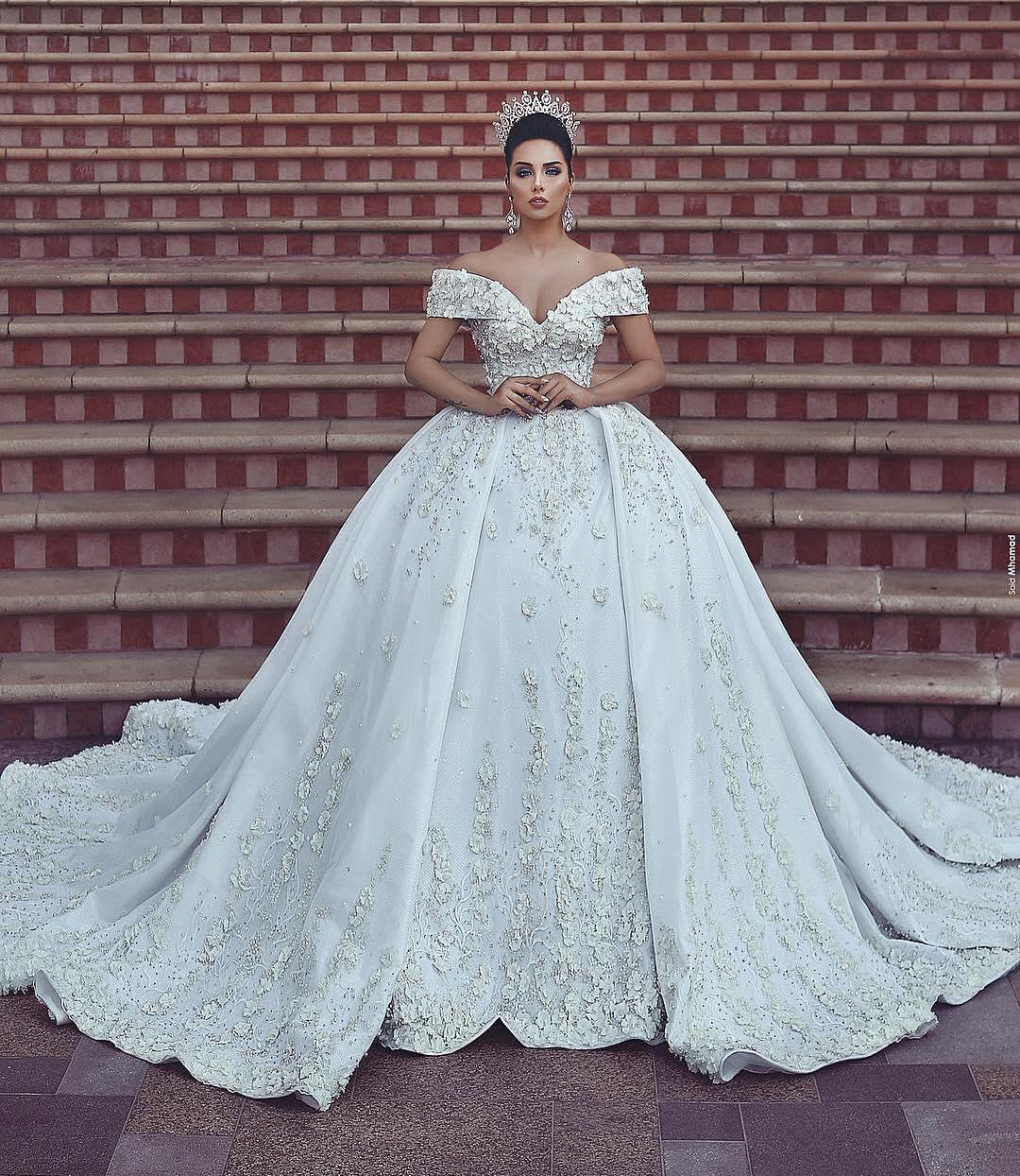 New Arrival White Appliques Wedding Dress Noble A-Line Off Shoulders Satin Long Country Garden Bride Bridal Gown Custom Made Plus Size