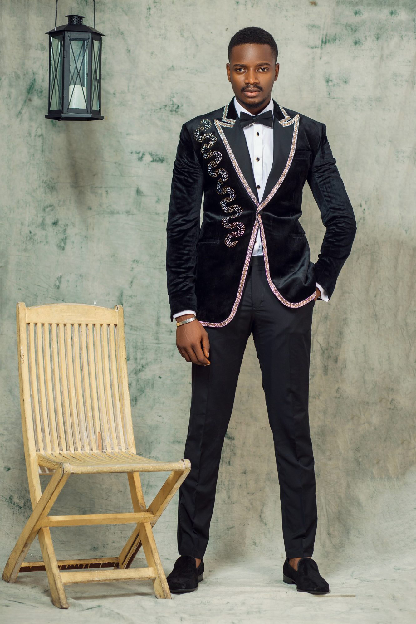 New Design Mens Prom Tuxedos Pink And Black Peaked Lapel Groom Jacket Fashion Slim Fit One Button Groomsmen Wedding Tuxedos 1 Piece