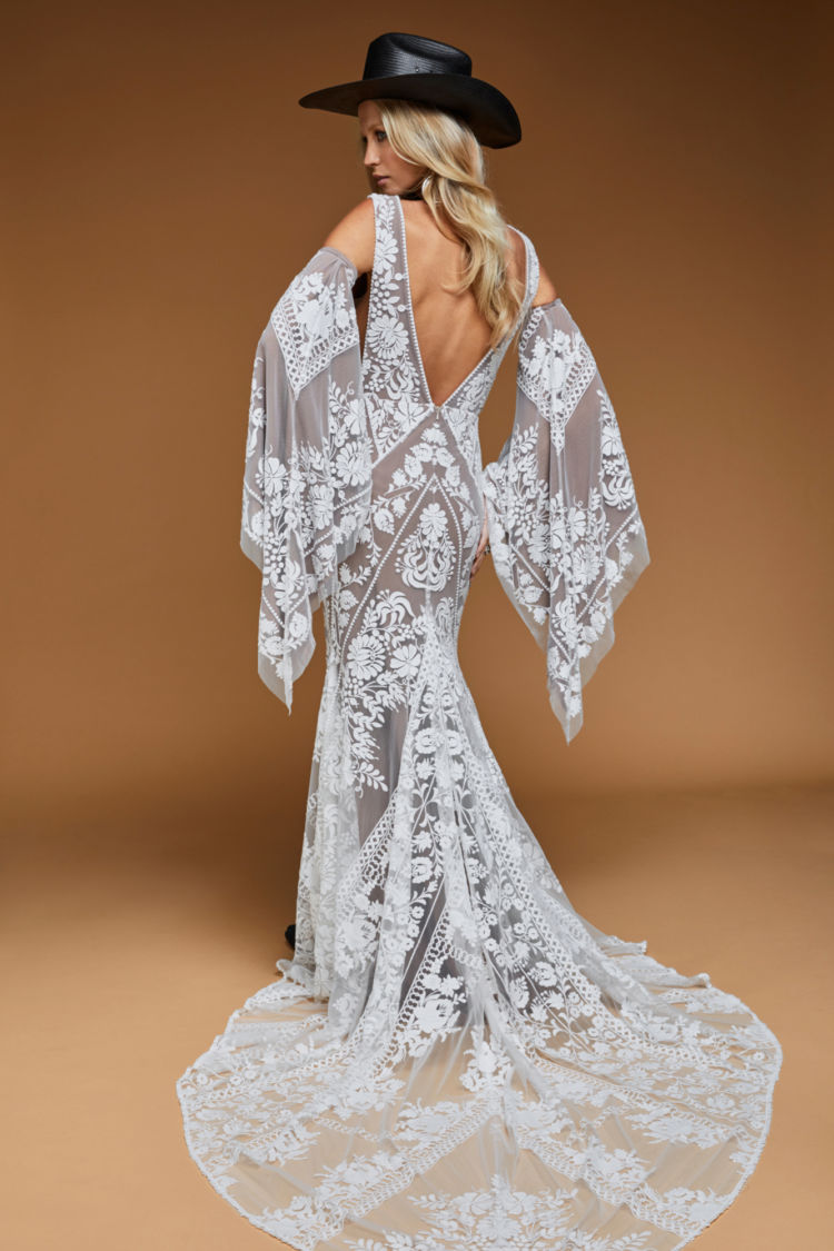 2020 Cowboy Bohemian Wedding Dresses With Detachable Sleeves Front Split Deep V Neck Beach Wedding Gowns Lace Appliqued Abiti Da Sposa